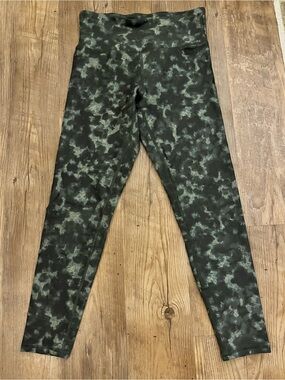 Jessica Simpson Olive Green Camo-Print ankle length Leggings